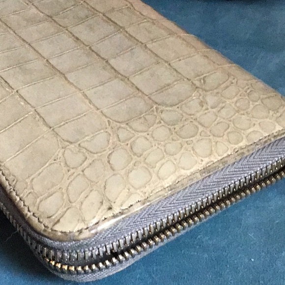 Miu Miu authentic zip around wallet - Picture 10 of 14